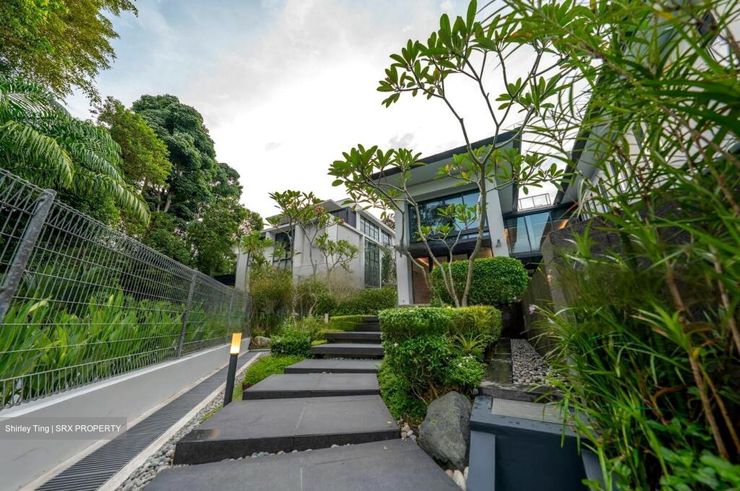 Holland Road (D10), Detached #460760771